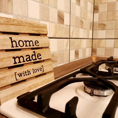 Cozyhome The Castle - Spacious, Quiet, High Ceiling Апартаменти *