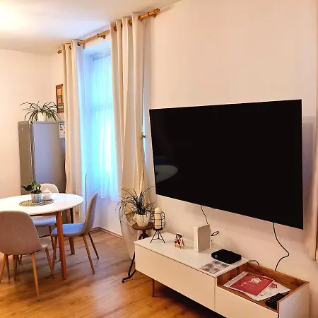 Apartman Cozyhome The Castle - Spacious, Quiet, High Ceiling