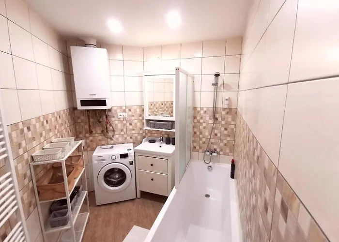 Cozyhome The Castle - Spacious, Quiet, High Ceiling * Bratislava