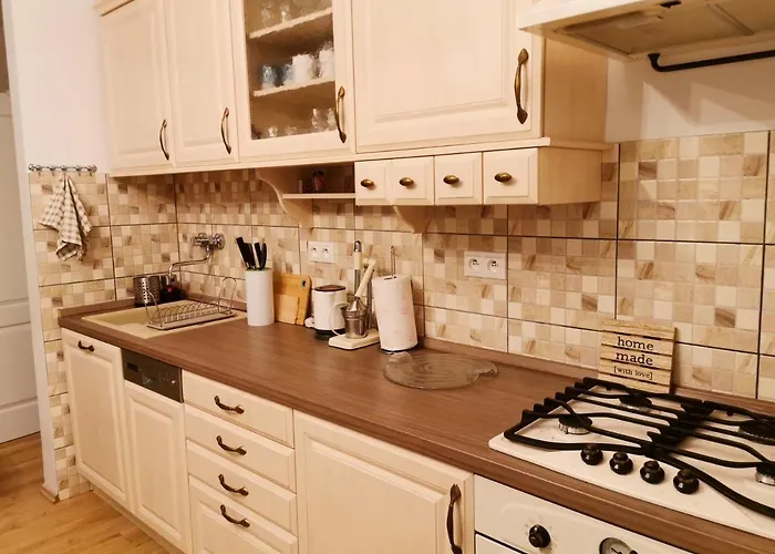 Cozyhome The Castle - Spacious, Quiet, High Ceiling Appartement *