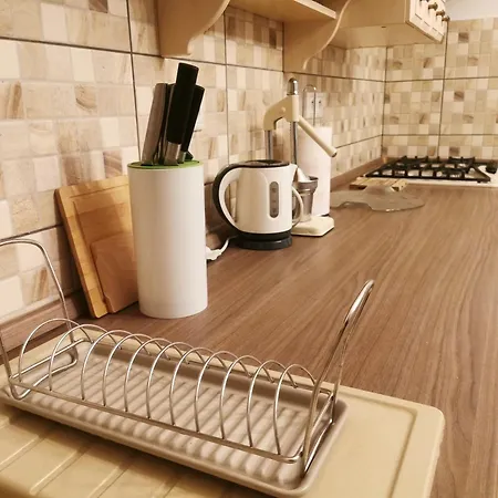 Cozyhome The Castle - Spacious, Quiet, High Ceiling *